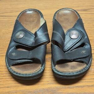 Finn Comfort Slip-on Black Leather Sandals